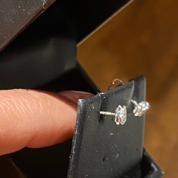 10K White Gold Valentine's Day Heart Shaped Studs - Picture 9 of 10